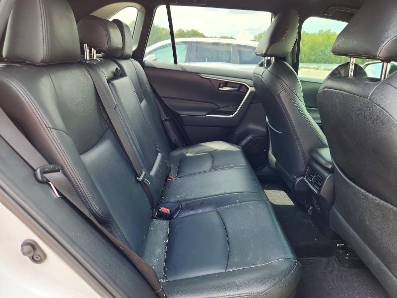 Photo 11 from auction – 2023 TOYOTA RAV4 with VIN JTM16RFV1PD103862