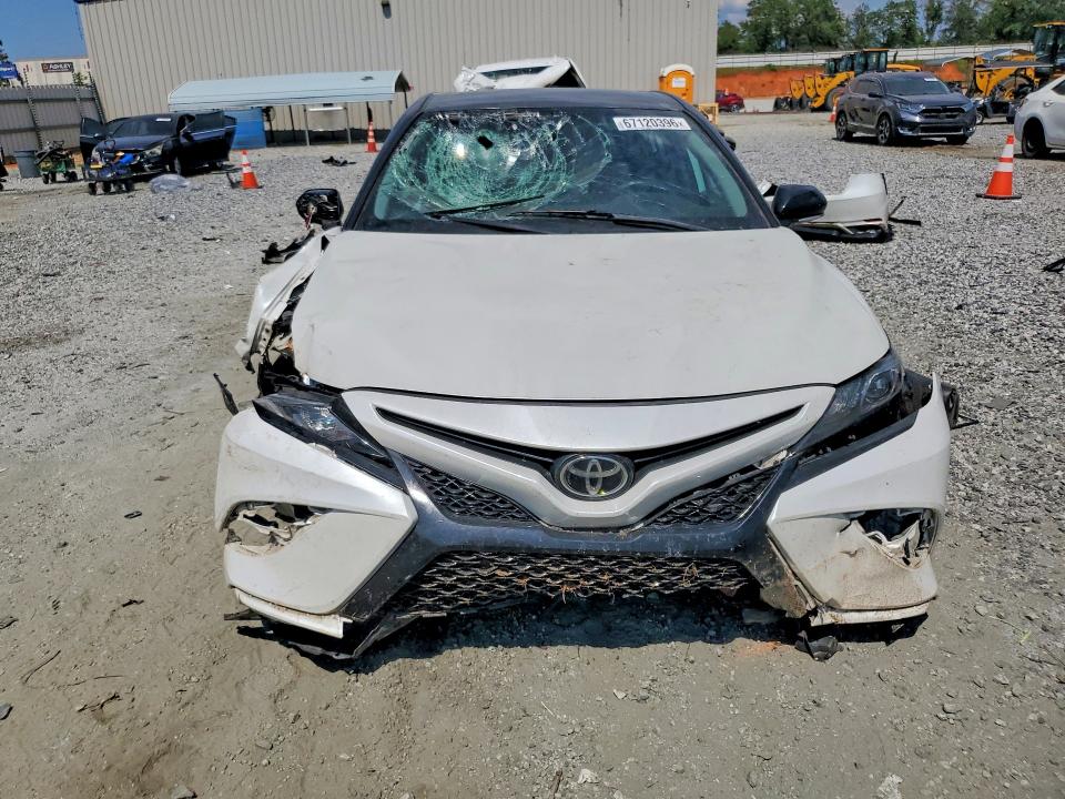 Снимка 5 от търг – 2022 TOYOTA CAMRY с VIN 4T1KZ1AK0NU064216