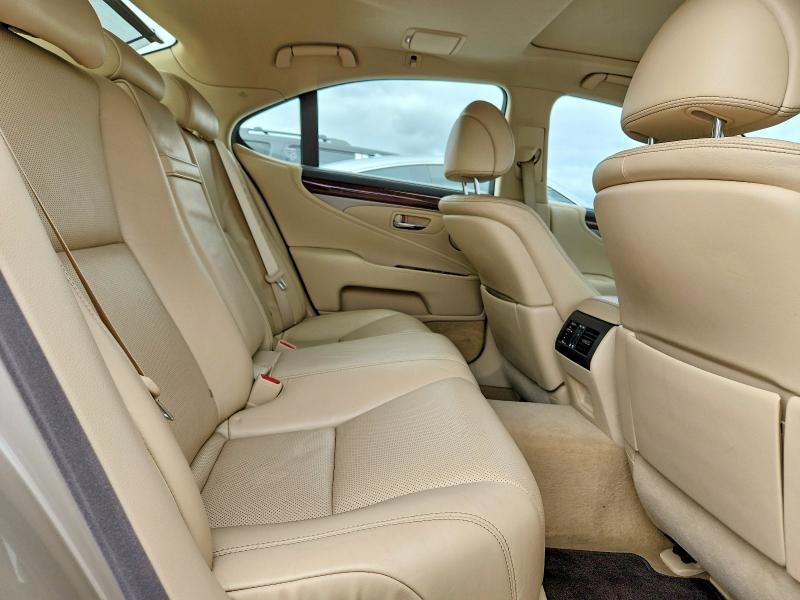 Фото 10 с аукциона – 2016 LEXUS LS с VIN JTHBL5EF4G5139750
