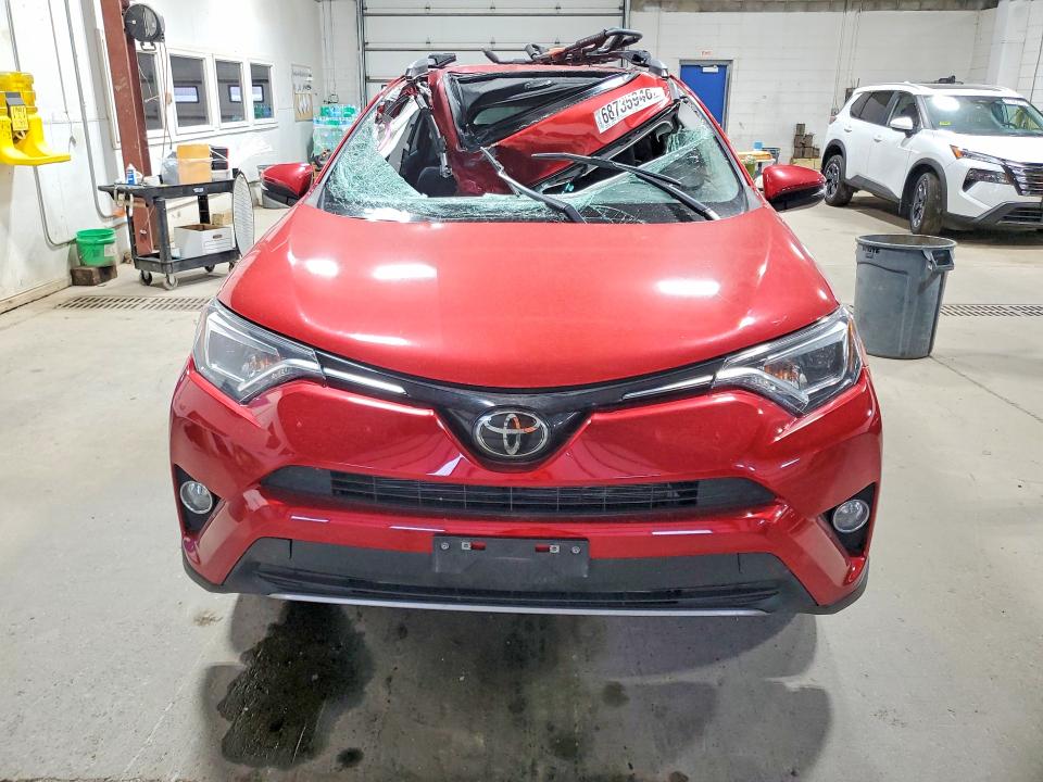 Photo 5 from auction – 2017 TOYOTA RAV4 with VIN JTMDFREV5HJ168845