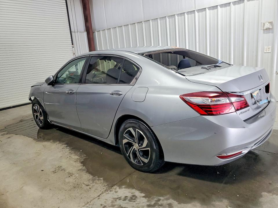Photo 2 from auction – 2016 HONDA ACCORD with VIN 1HGCR2F37GA069788