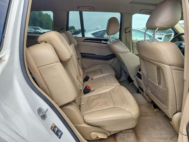 Photo 11 from auction – 2015 MERCEDES-BENZ GL with VIN 4JGDF6EE9FA617502