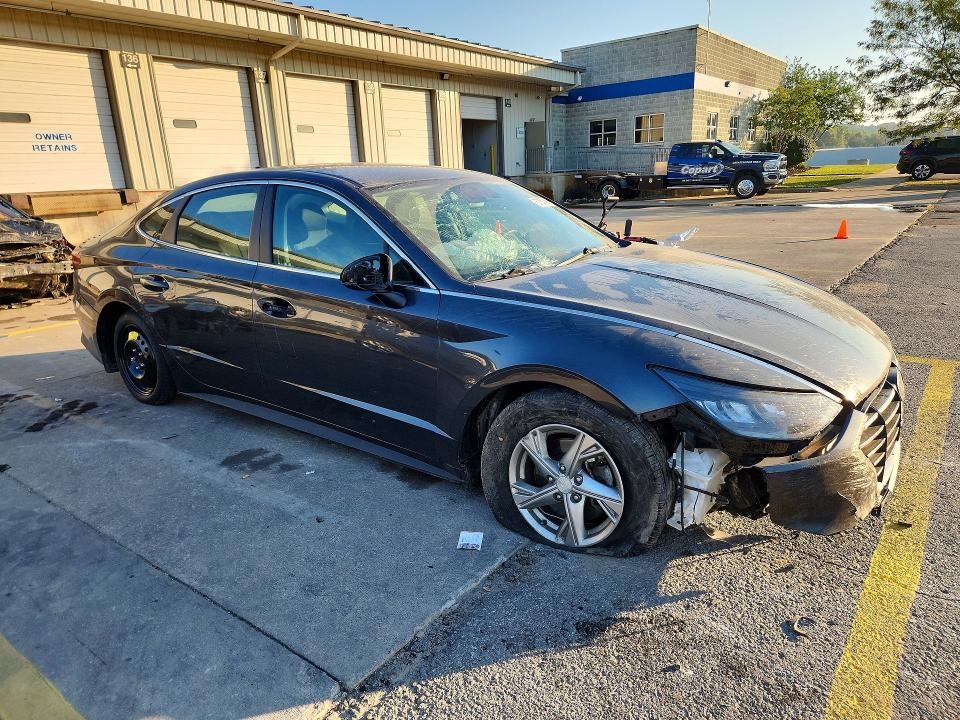 Photo 4 from auction – 2021 HYUNDAI SONATA with VIN 5NPEG4JA7MH114540