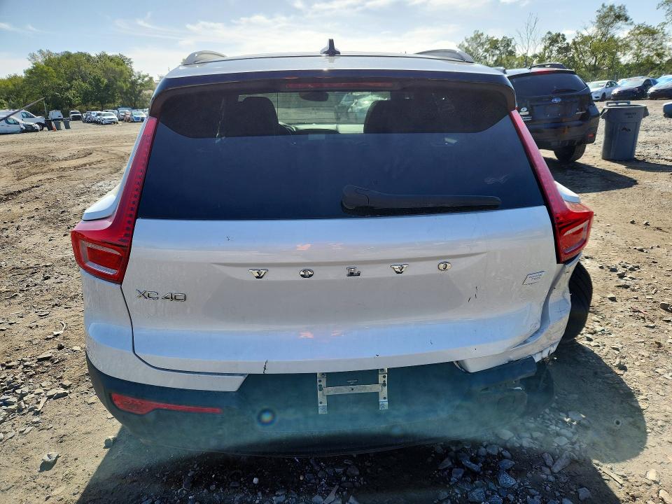 Zdjęcie 6 z aukcji – 2022 VOLVO XC40 z VIN YV4ED3UR8N2643631