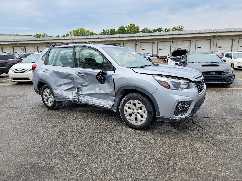 Foto 4 de la subasta – 2021 SUBARU FORESTER con VIN JF2SKADC2MH463862