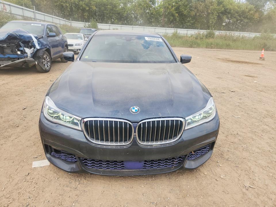 صورة رقم 5 من المزاد - 2017 BMW 750 مع VIN WBA7F2C54HG421350