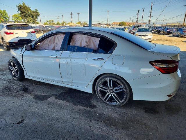 Снимка 2 от търг – 2017 HONDA ACCORD с VIN 1HGCR2F56HA156438