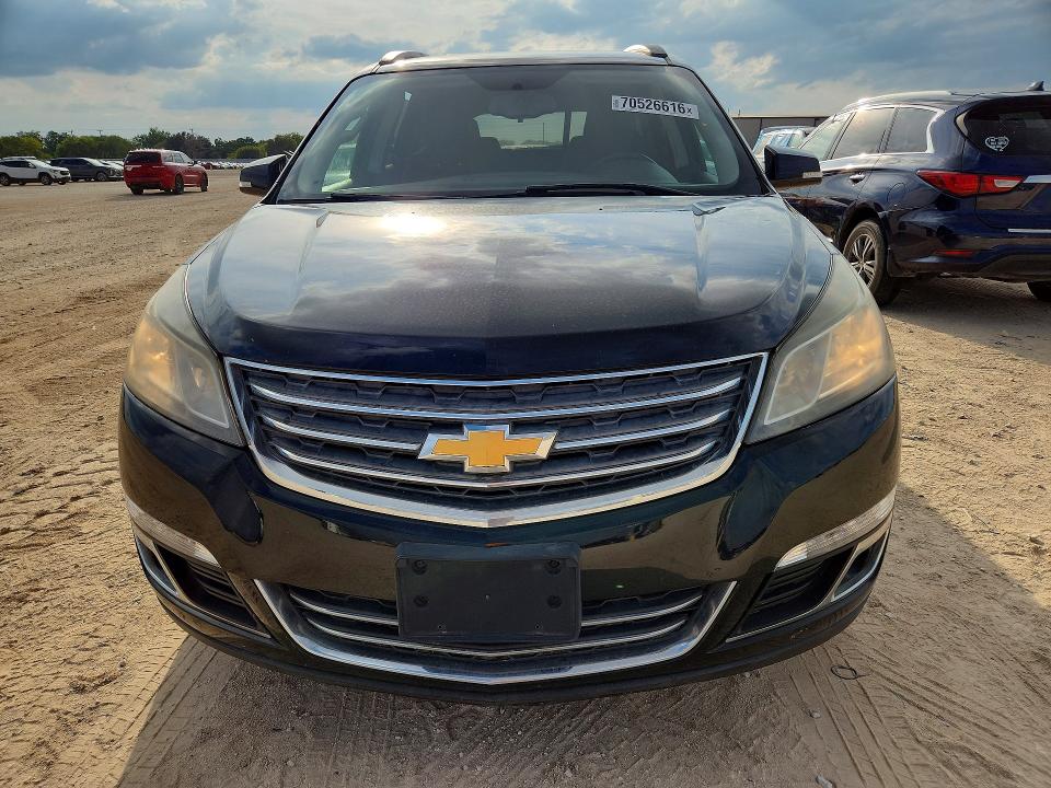 Photo 5 from auction – 2017 CHEVROLET TRAVERSE with VIN 1GNKRGKD6HJ133317