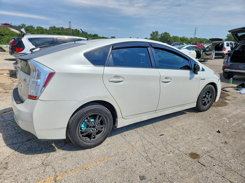 Photo 3 from auction – 2011 TOYOTA PRIUS with VIN JTDKN3DU0B1443982