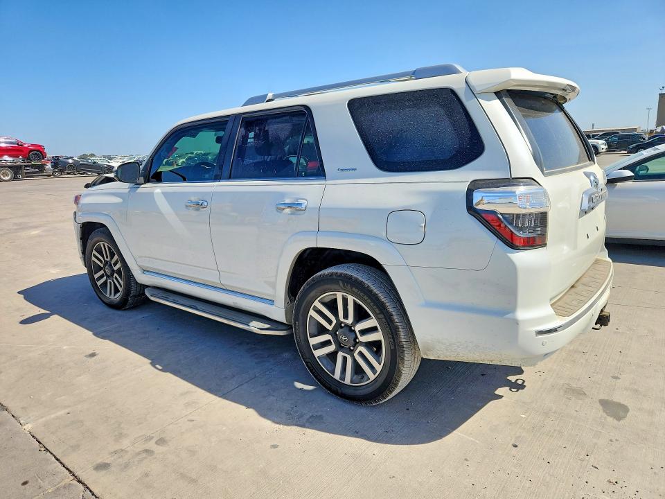 Photo 2 from auction – 2020 TOYOTA 4RUNNER with VIN JTEZU5JR0L5220635