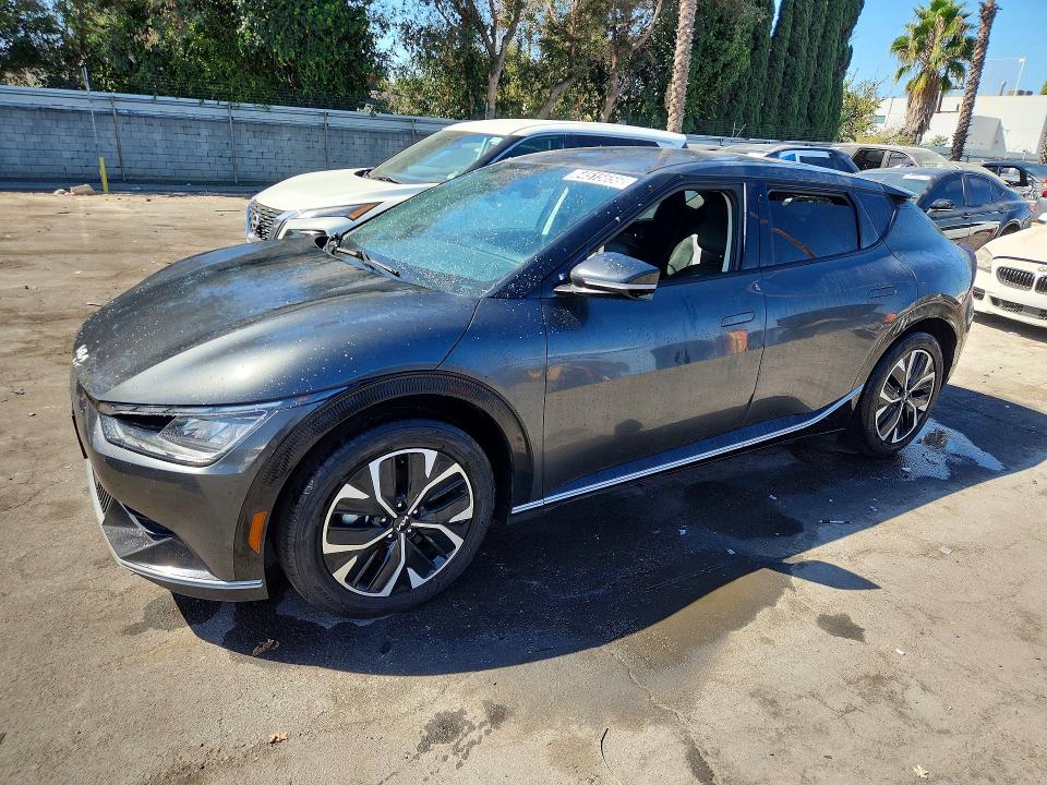 2023 KIA EV6