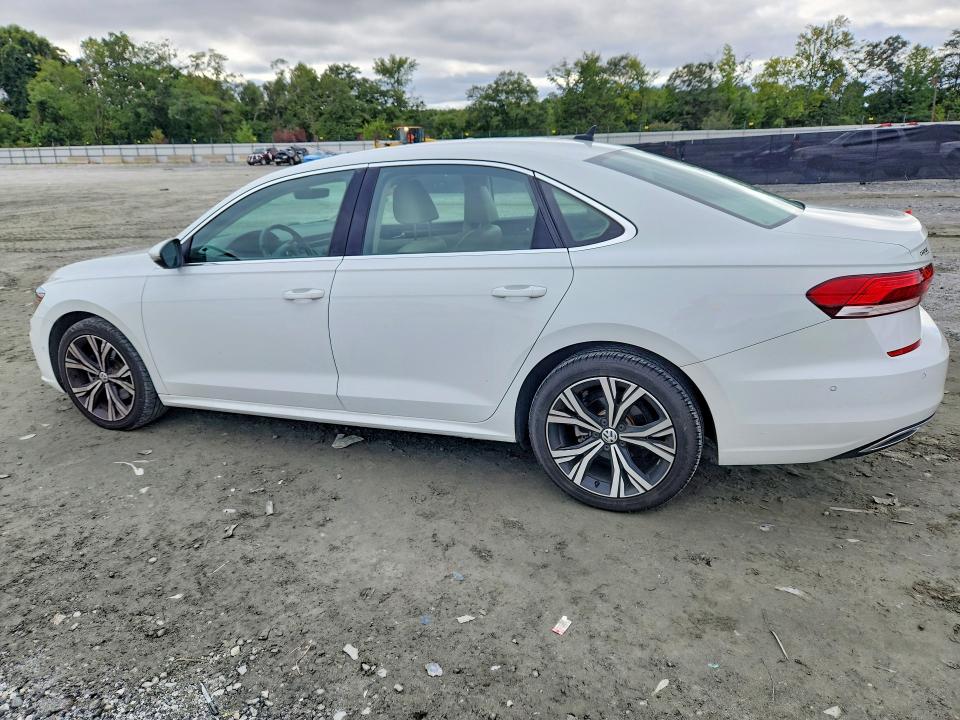 Снимка 2 от търг – 2020 VOLKSWAGEN PASSAT с VIN 1VWCA7A38LC005331