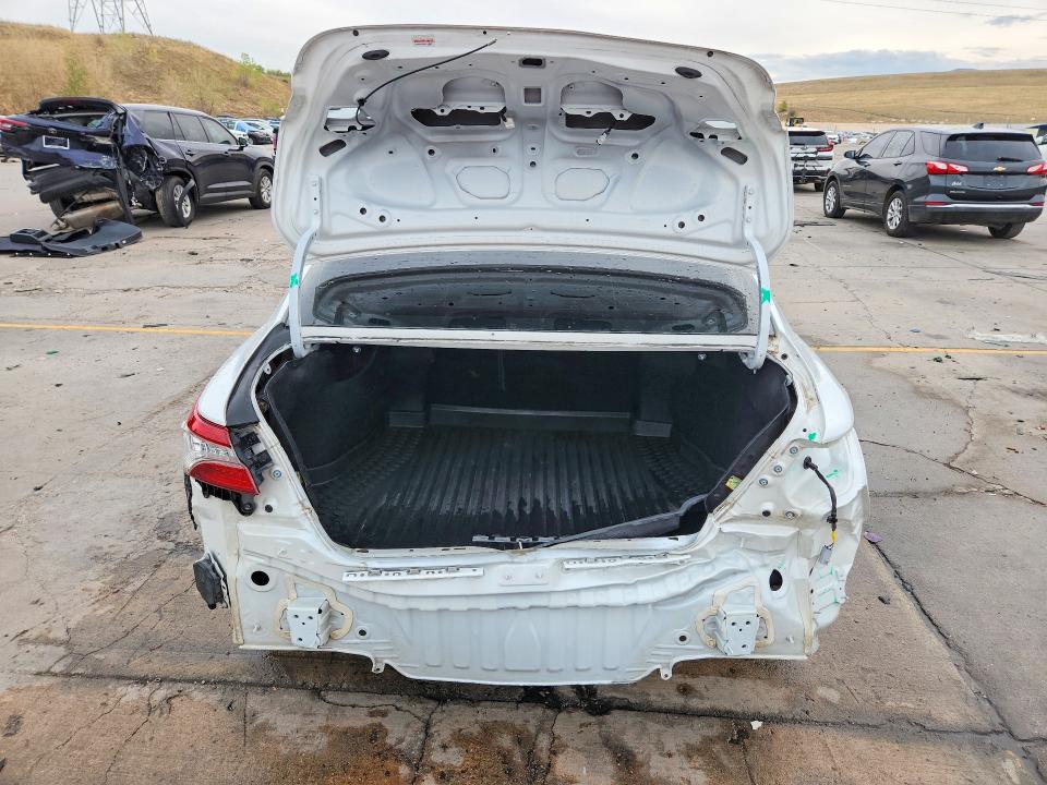 Photo 6 from auction – 2018 TOYOTA CAMRY with VIN 4T1B61HK4JU065409
