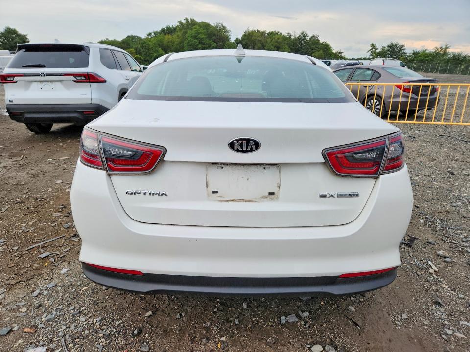 Photo 6 from auction – 2015 KIA OPTIMA with VIN KNAGN4AD3F5091069