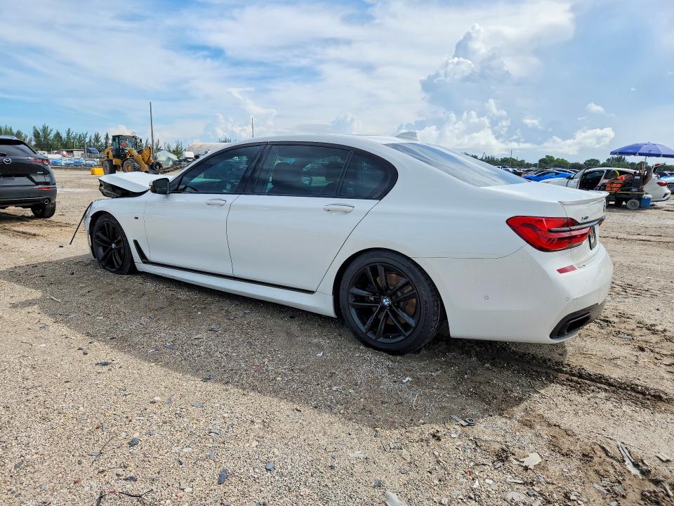 Снимка 2 от търг – 2016 BMW 750 с VIN WBA7F2C56GG420814