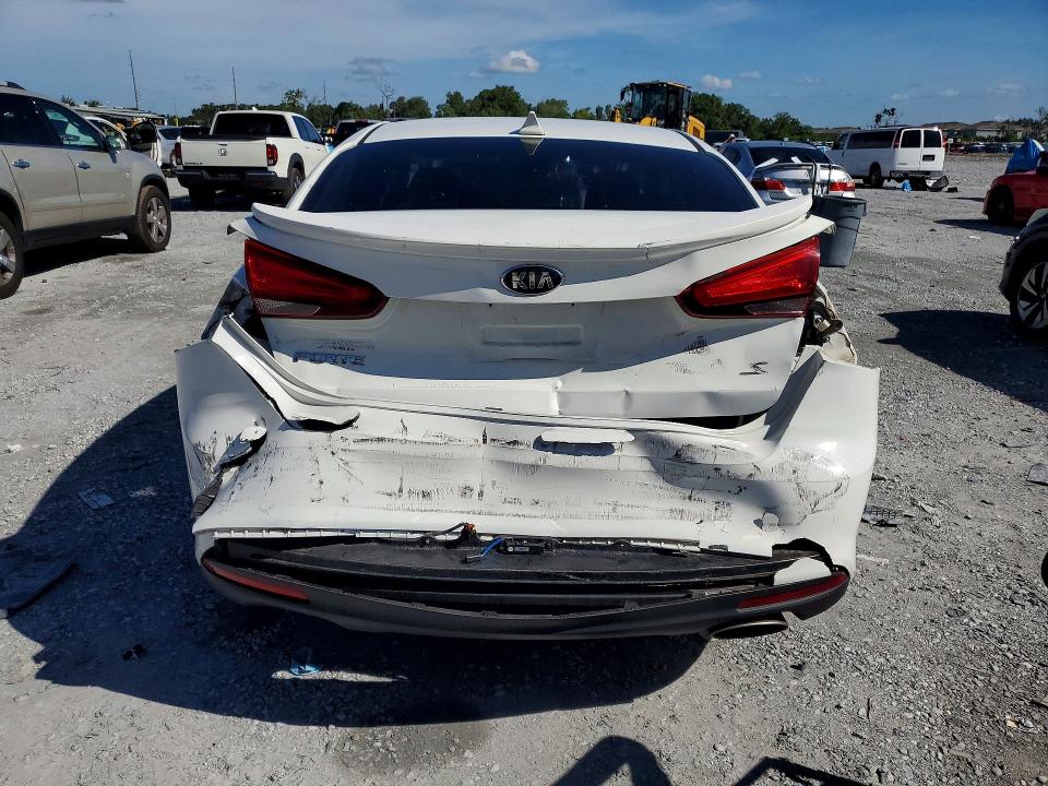 Photo 6 from auction – 2017 KIA FORTE with VIN 3KPFL4A75HE031008