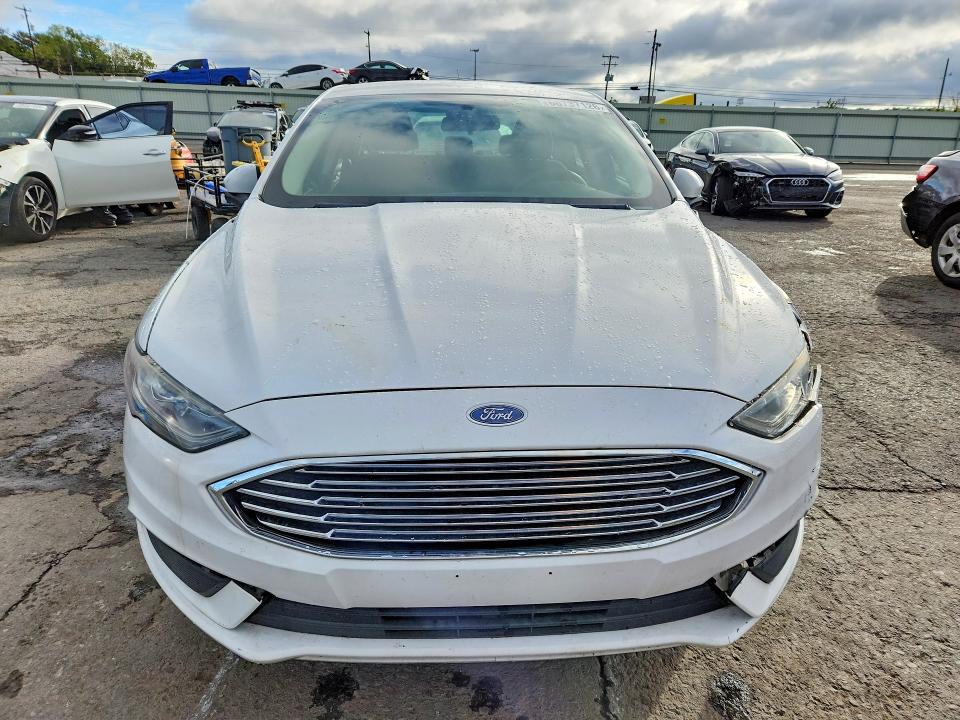 Снимка 5 от търг – 2017 FORD FUSION с VIN 3FA6P0HD8HR371826