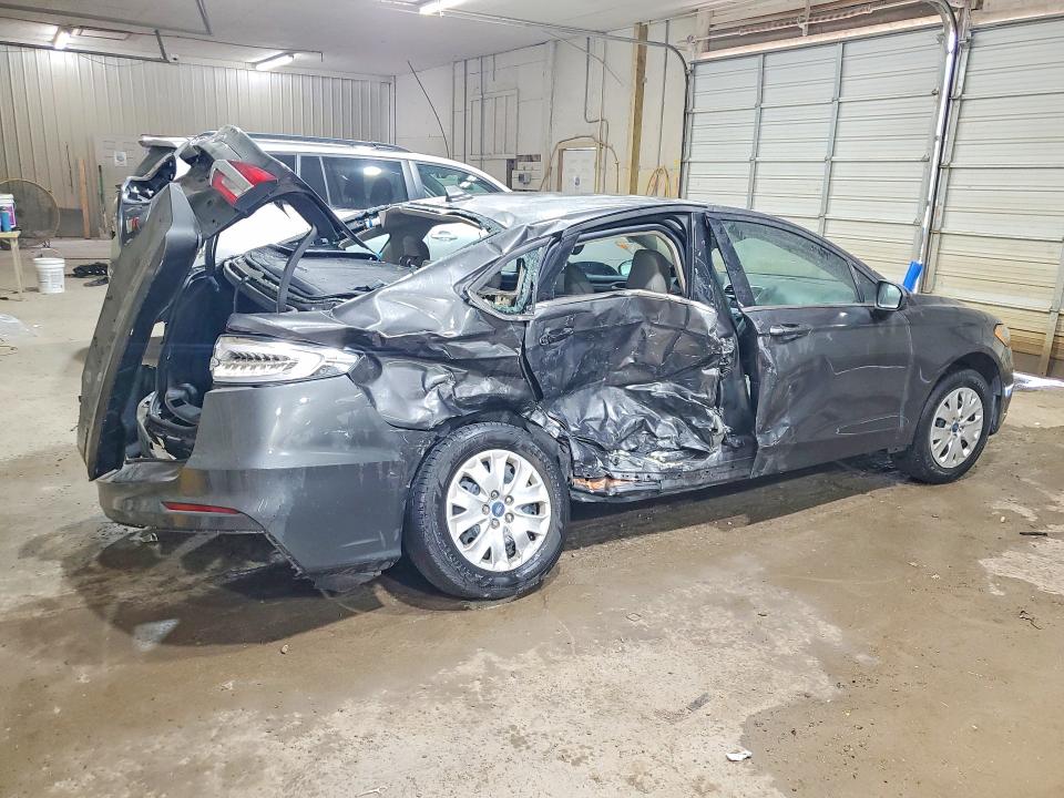 Photo 3 from auction – 2020 FORD FUSION with VIN 3FA6P0G78LR122043