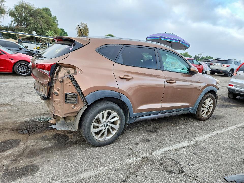 Photo 3 from auction – 2016 HYUNDAI TUCSON with VIN KM8J33A46GU027376