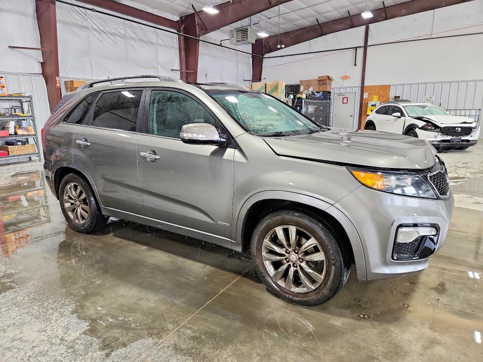 Photo 4 from auction – 2013 KIA SORENTO with VIN 5XYKWDA2XDG400159