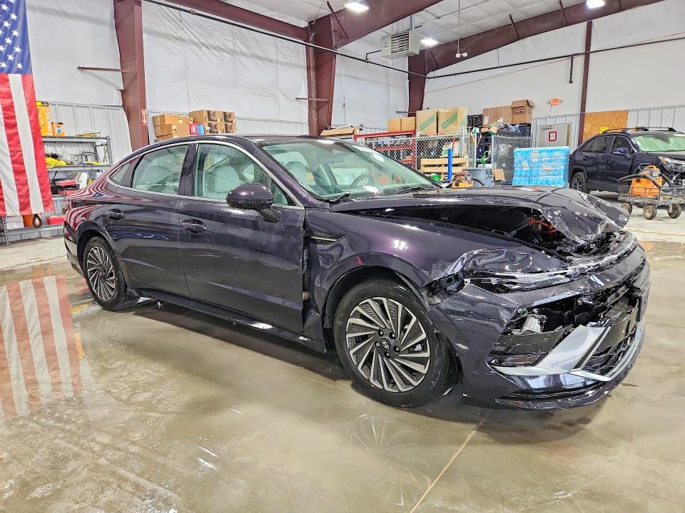 Снимка 4 от търг – 2025 HYUNDAI SONATA HYBRID с VIN KMHL34JJ6SA130196