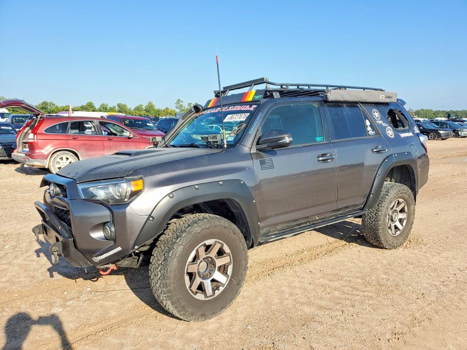 TOYOTA 4RUNNER 2018 z numerem VIN JTEBU5JR8J5490422 - Zdjęcie z aukcji