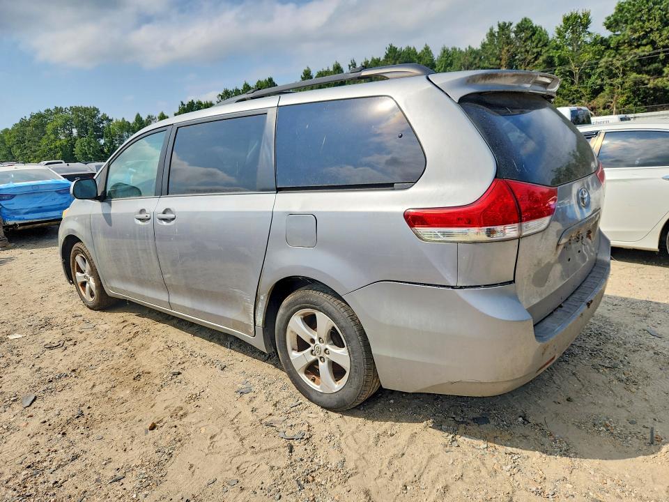 Photo 2 from auction – 2013 TOYOTA SIENNA with VIN 5TDKK3DC9DS380855