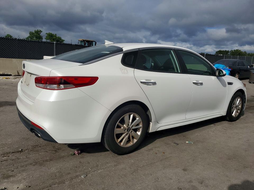 Photo 3 from auction – 2016 KIA OPTIMA with VIN 5XXGT4L33GG014549