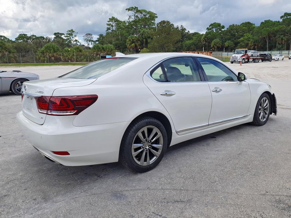Photo 3 from auction – 2014 LEXUS LS with VIN JTHCL5EF6E5021894