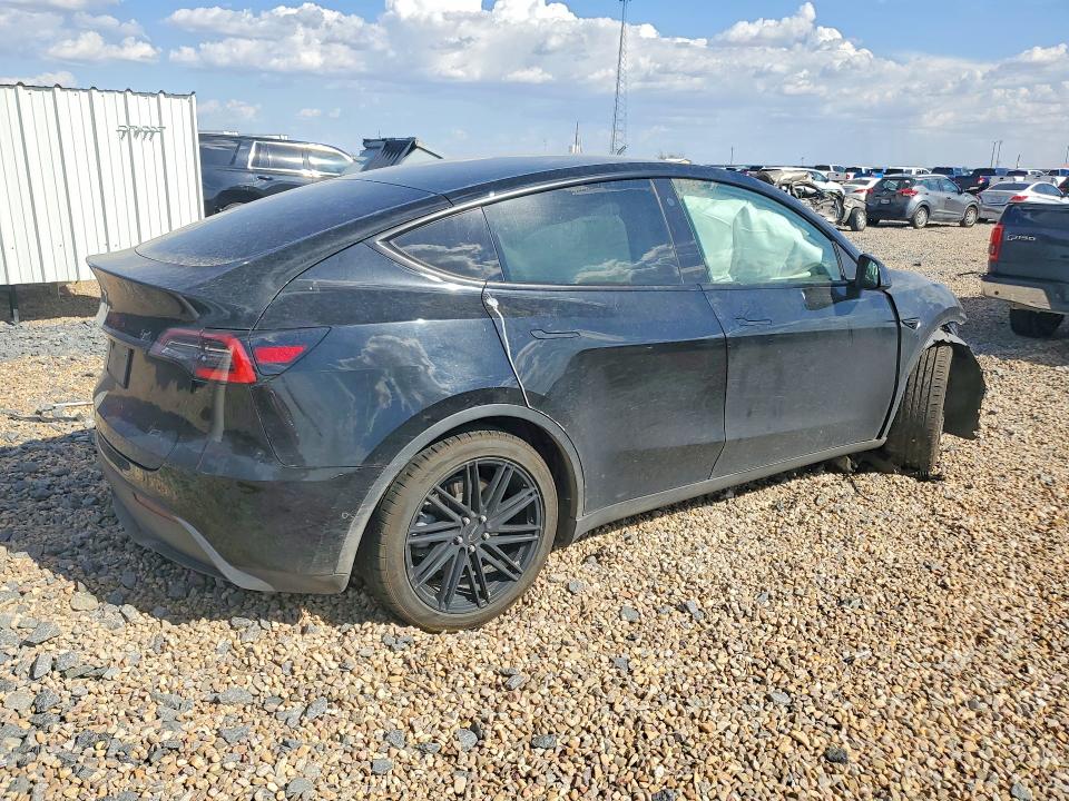 Снимка 3 от търг – 2021 TESLA MODEL Y с VIN 5YJYGDED2MF107446