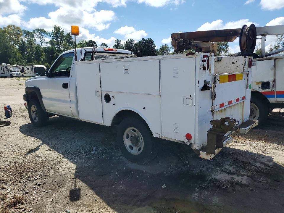 Photo 2 from auction – 2005 CHEVROLET SILVERADO with VIN 1GBHC24U85E295270