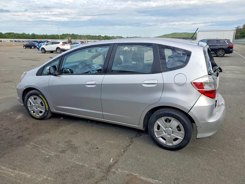 Photo 2 from auction – 2013 HONDA FIT with VIN JHMGE8H3XDC081900