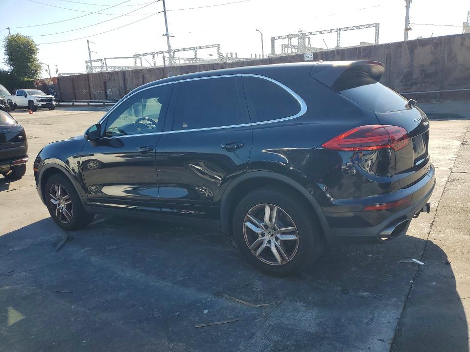 Photo 2 from auction – 2016 PORSCHE CAYENNE with VIN WP1AF2A27GKA40944