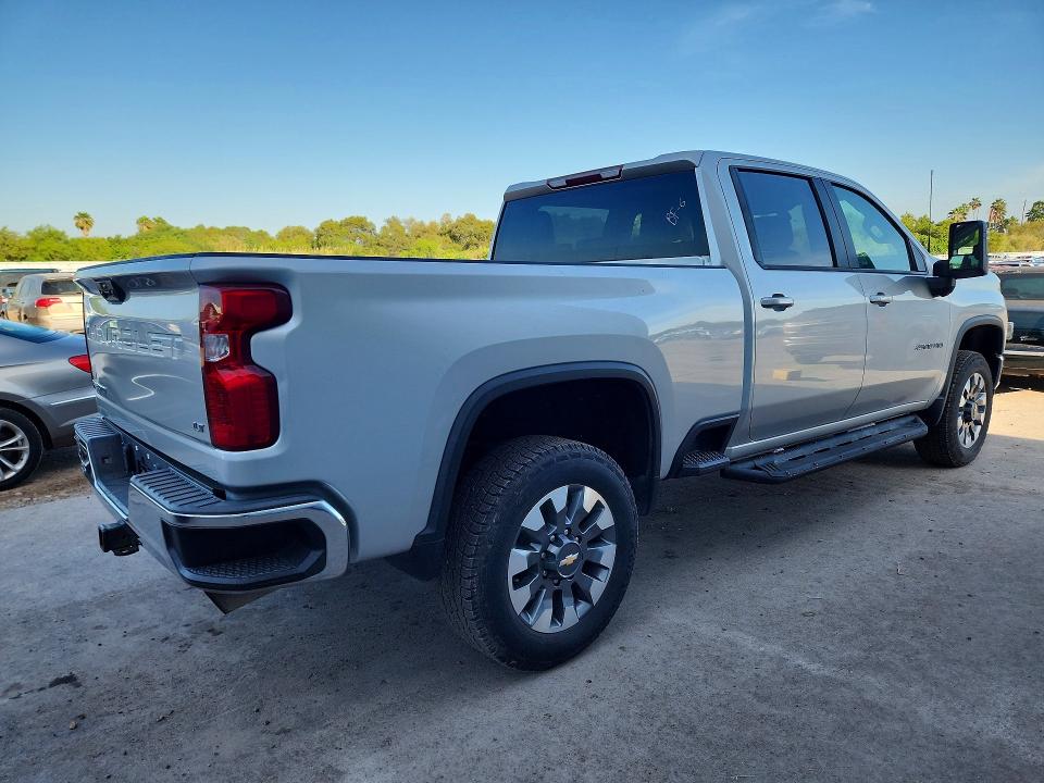 Photo 3 from auction – 2022 CHEVROLET SILVERADO with VIN 1GC4YNE74NF144801