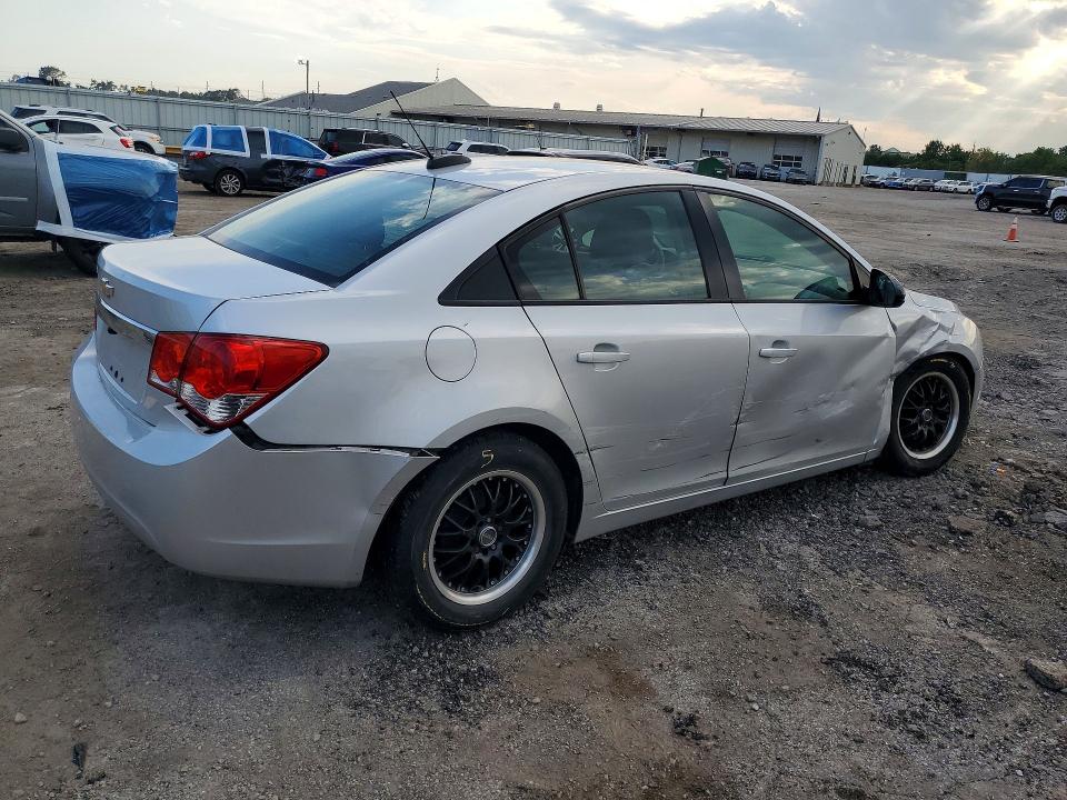 Снимка 3 от търг – 2015 CHEVROLET CRUZE с VIN 1G1PA5SH6F7165071