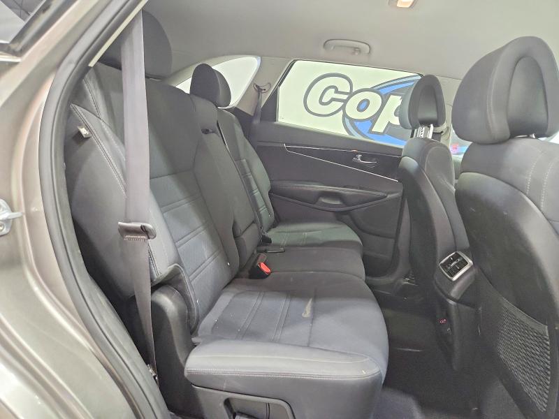Photo 11 from auction – 2016 KIA SORENTO with VIN 5XYPG4A31GG061680