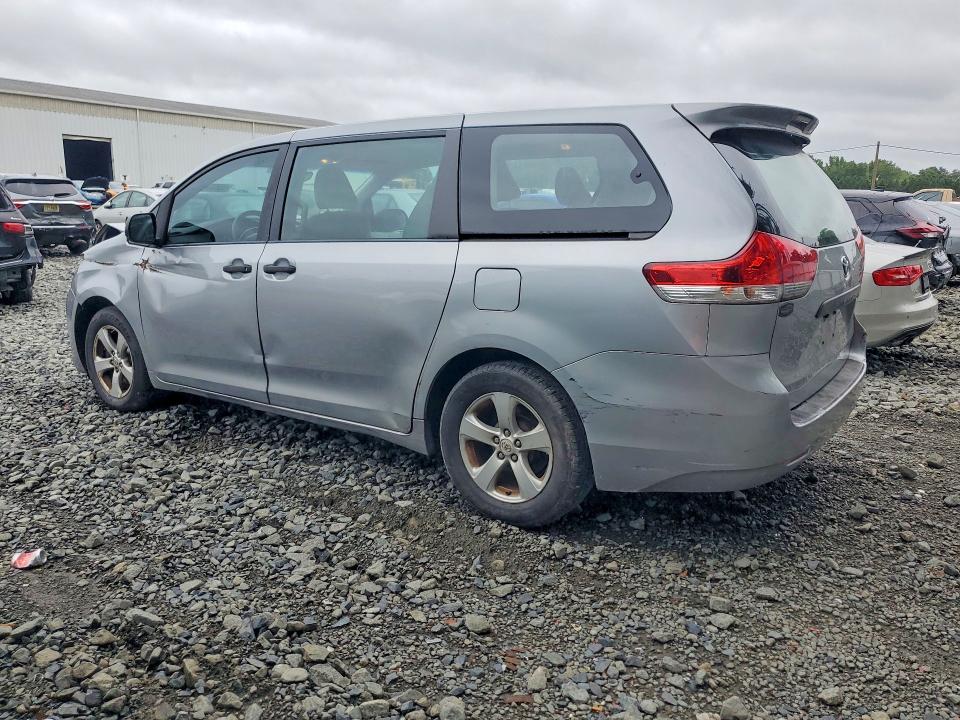 Photo 2 from auction – 2012 TOYOTA SIENNA with VIN 5TDZK3DC3CS244458