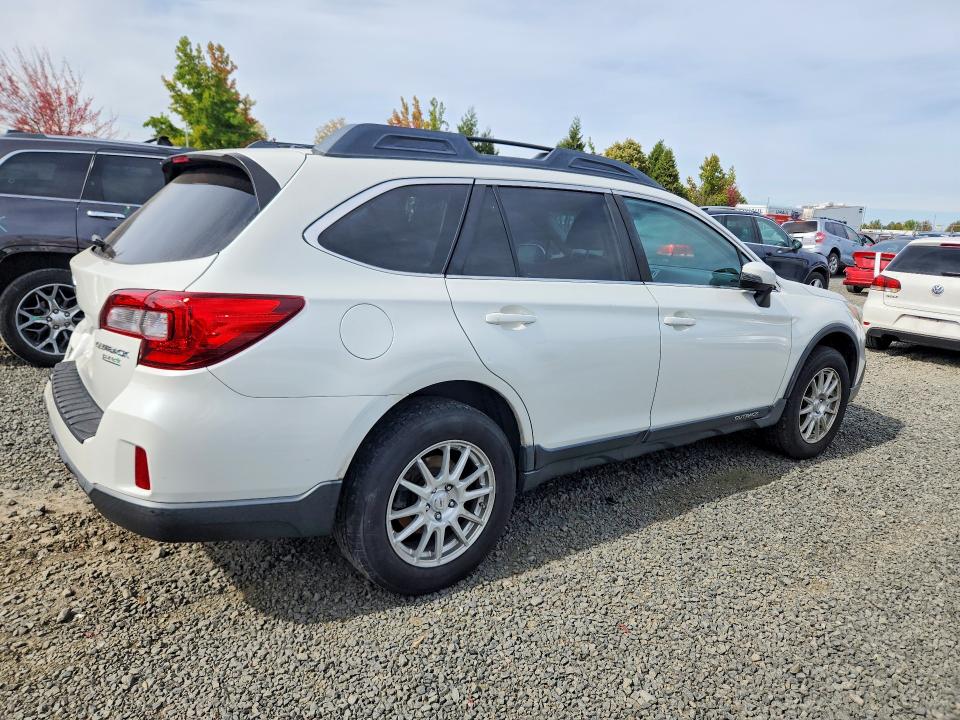 Фото 3 с аукциона – 2015 SUBARU OUTBACK с VIN 4S4BSANCXF3342540