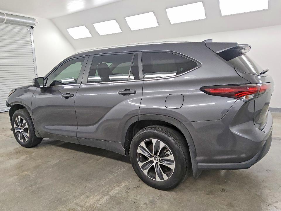Photo 2 from auction – 2024 TOYOTA HIGHLANDER with VIN 5TDKDRBHXRS557755