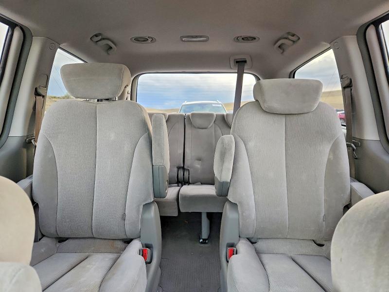 Photo 10 from auction – 2006 KIA SEDONA with VIN KNDMB233966066114