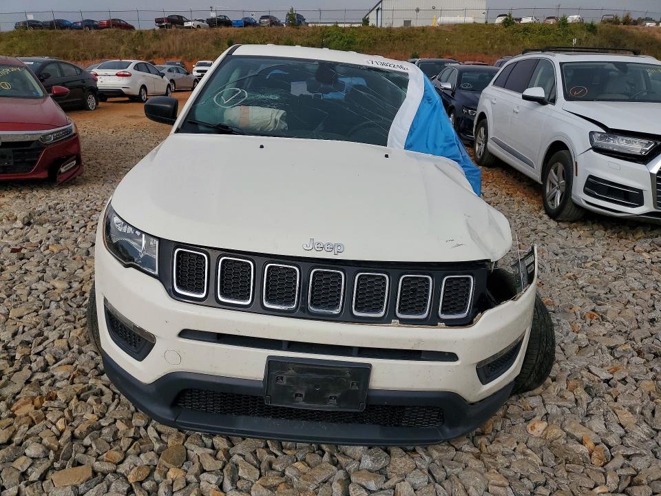 Снимка 5 от търг – 2018 JEEP COMPASS с VIN 3C4NJDABXJT207722