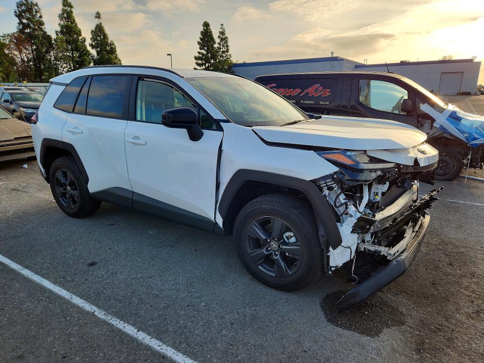 Foto 4 de la subasta – 2026 TOYOTA RAV4 con VIN 2T36DRBV6TW005182