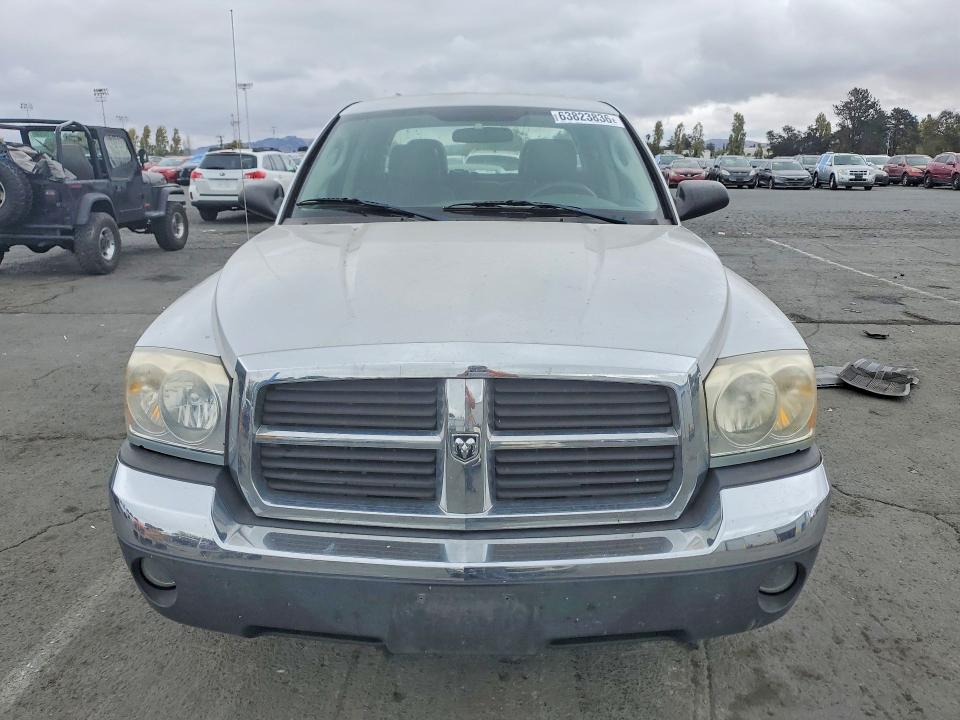 Foto 5 de la subasta – 2005 DODGE DAKOTA con VIN 1D7HW48K75S225337