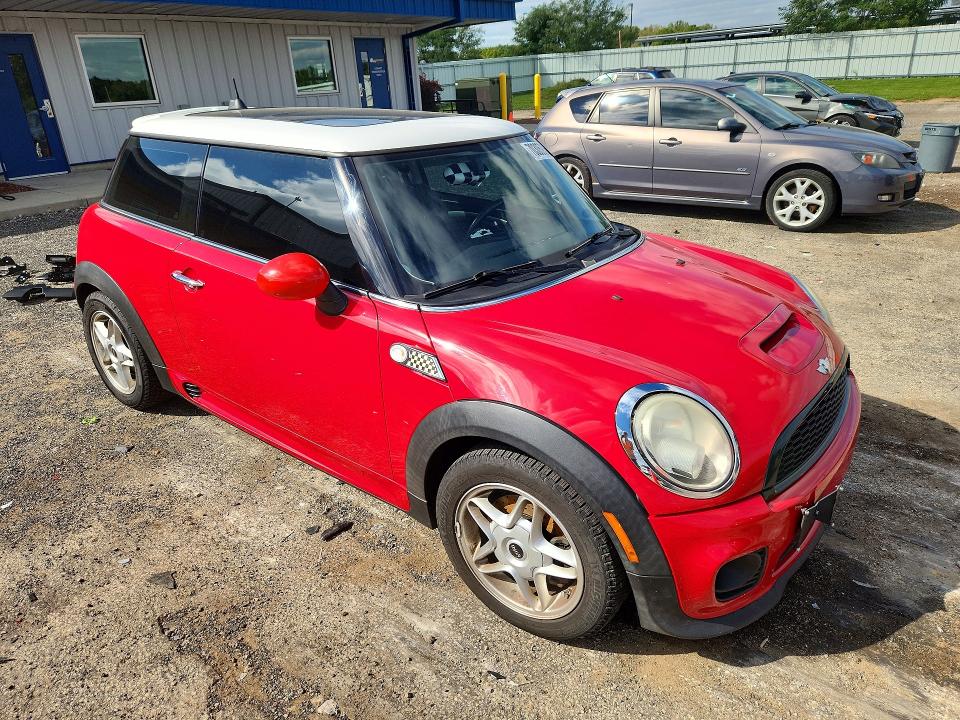 Photo 4 from auction – 2008 MINI COOPER with VIN WMWMF73518TT88802