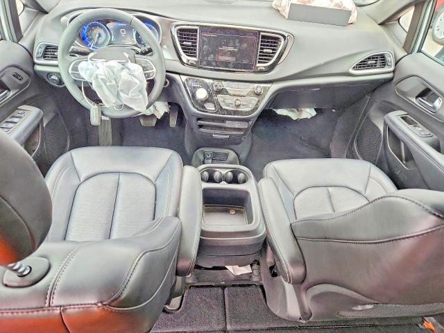 Photo 8 from auction – 2026 CHRYSLER PACIFICA with VIN 2C4RC1BG4TR155479