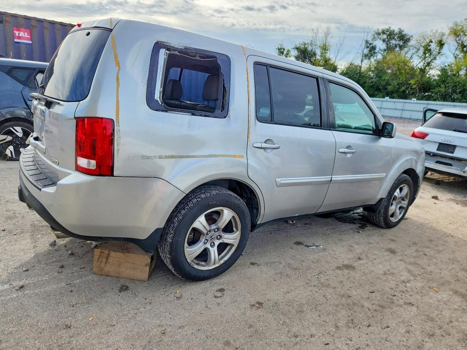 Photo 3 from auction – 2013 HONDA PILOT with VIN 5FNYF4H53DB003846
