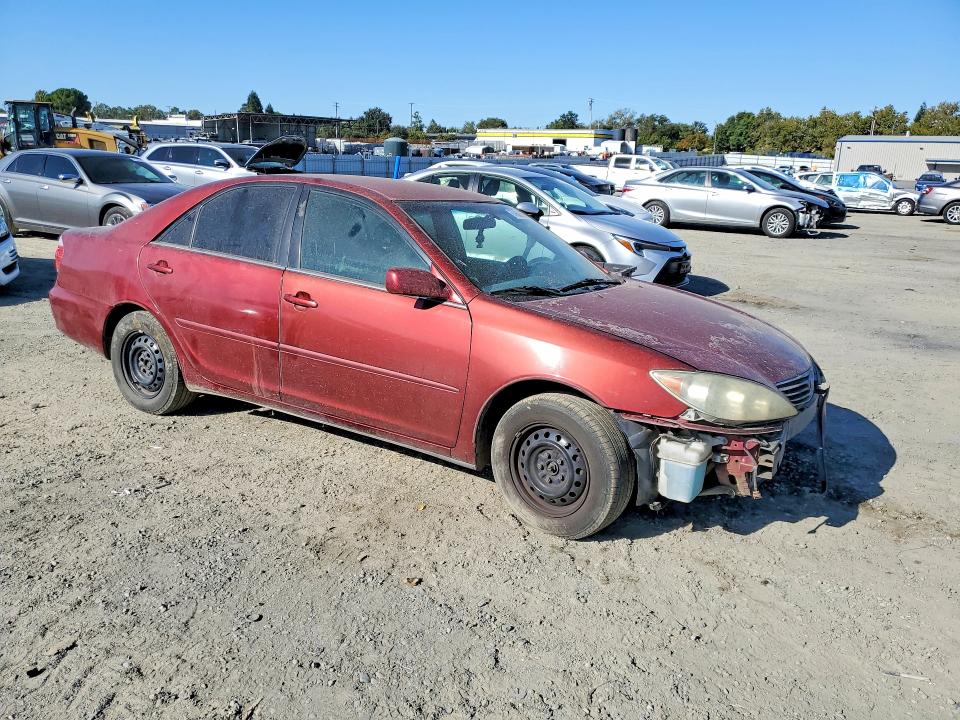 Снимка 4 от търг – 2006 TOYOTA CAMRY с VIN 4T1BE30K06U153312