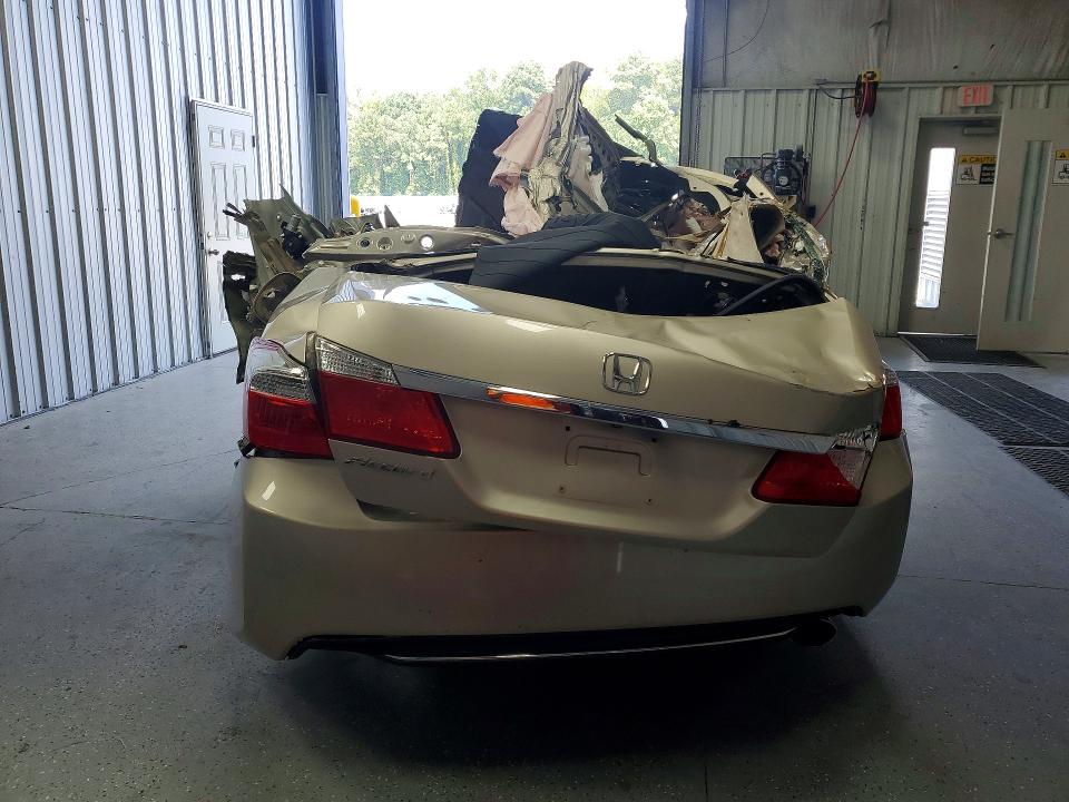 Снимка 6 от търг – 2015 HONDA ACCORD с VIN 1HGCR2F33FA189084