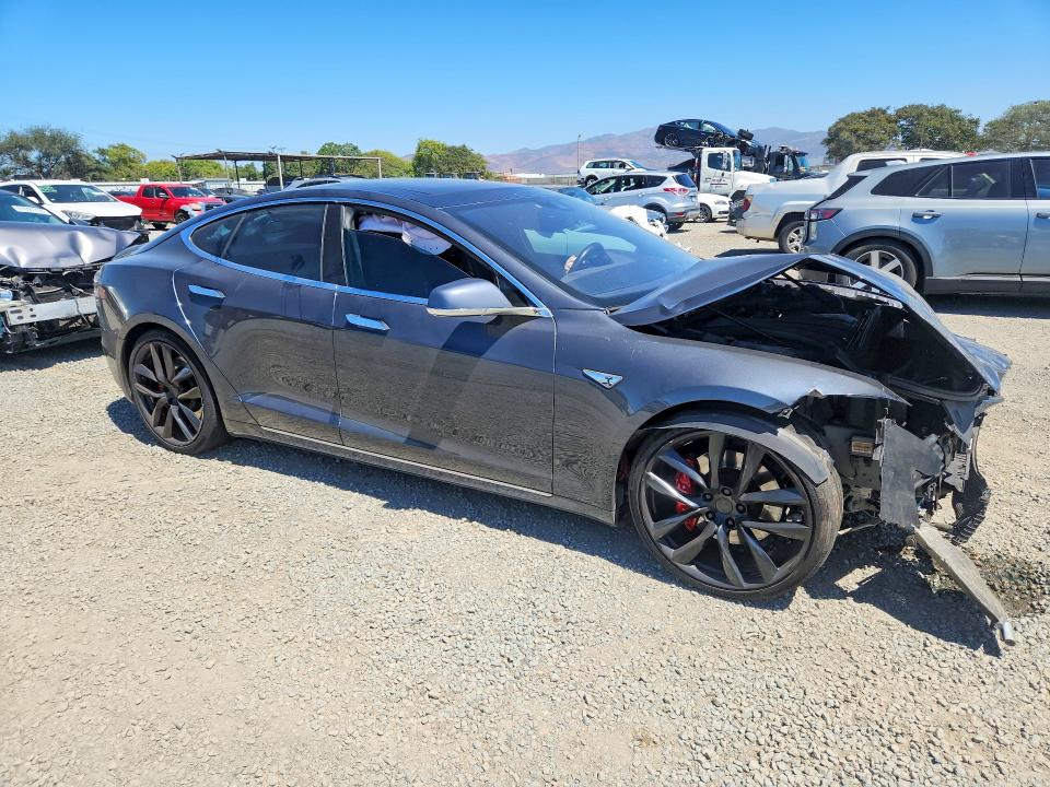 Photo 4 from auction – 2016 TESLA MODEL S with VIN 5YJSA1E21GF157148
