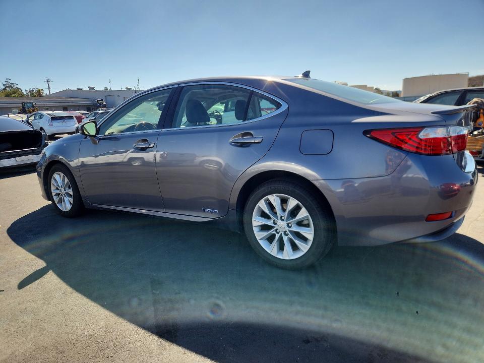 Photo 2 from auction – 2014 LEXUS ES with VIN JTHBW1GG8E2062417